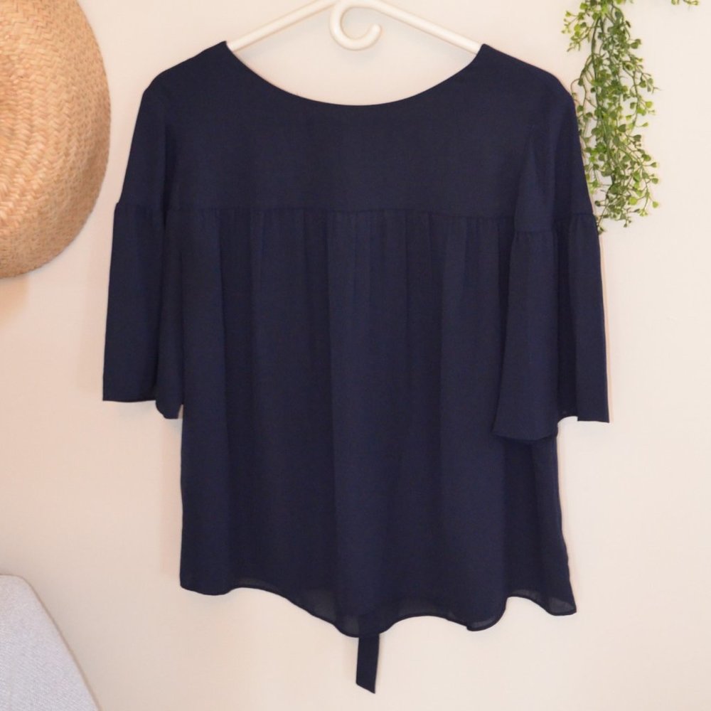 Ann Taylor Factory Flowy V-Back Blouse Top with Tie Navy Chiffon Womens Size M